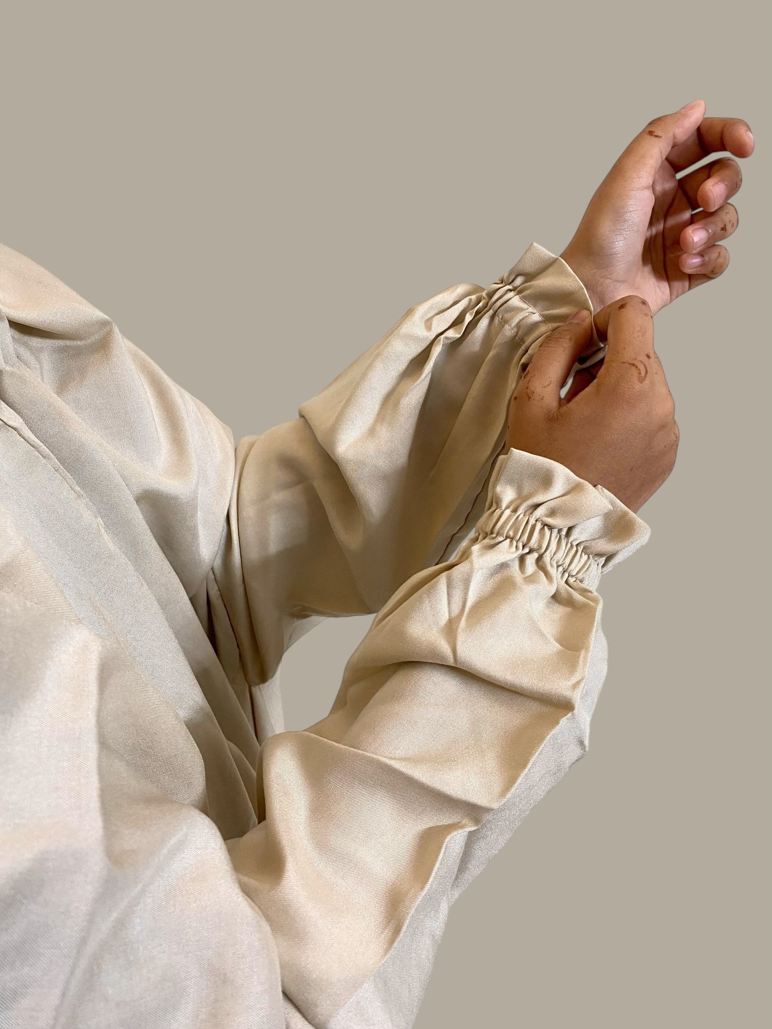 Premium Full Length Namaz Chadar With Sleeves - Ivory (Imported Fabric)