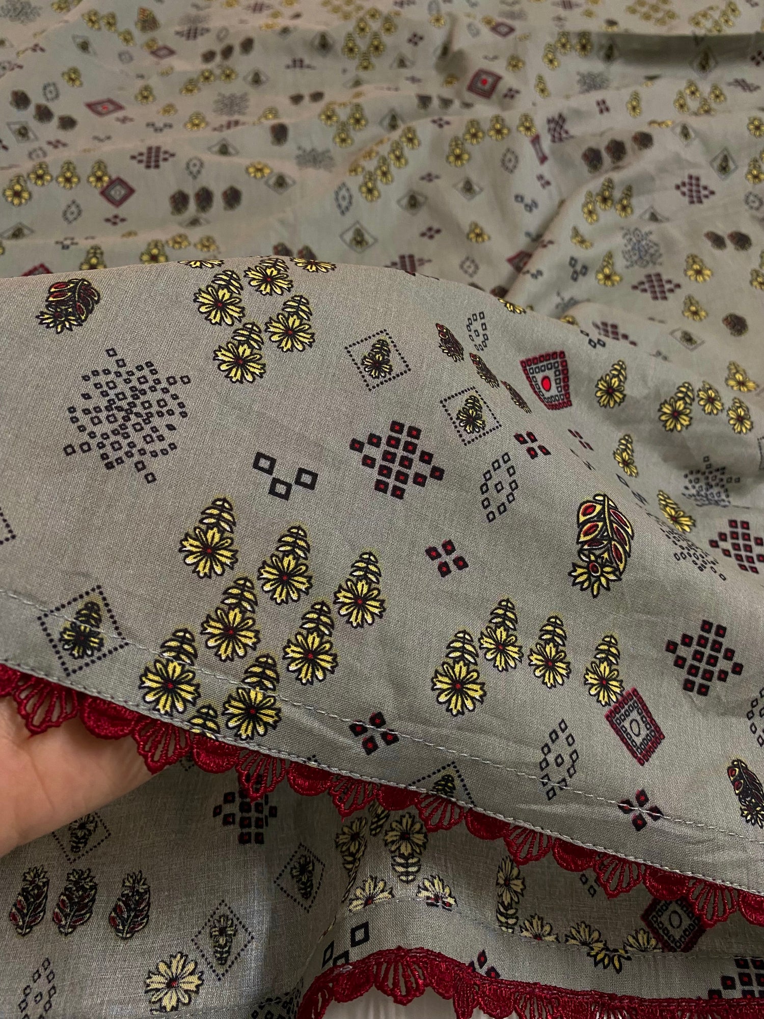 Premium Flat Namaz Dupatta (Imported Fabric)