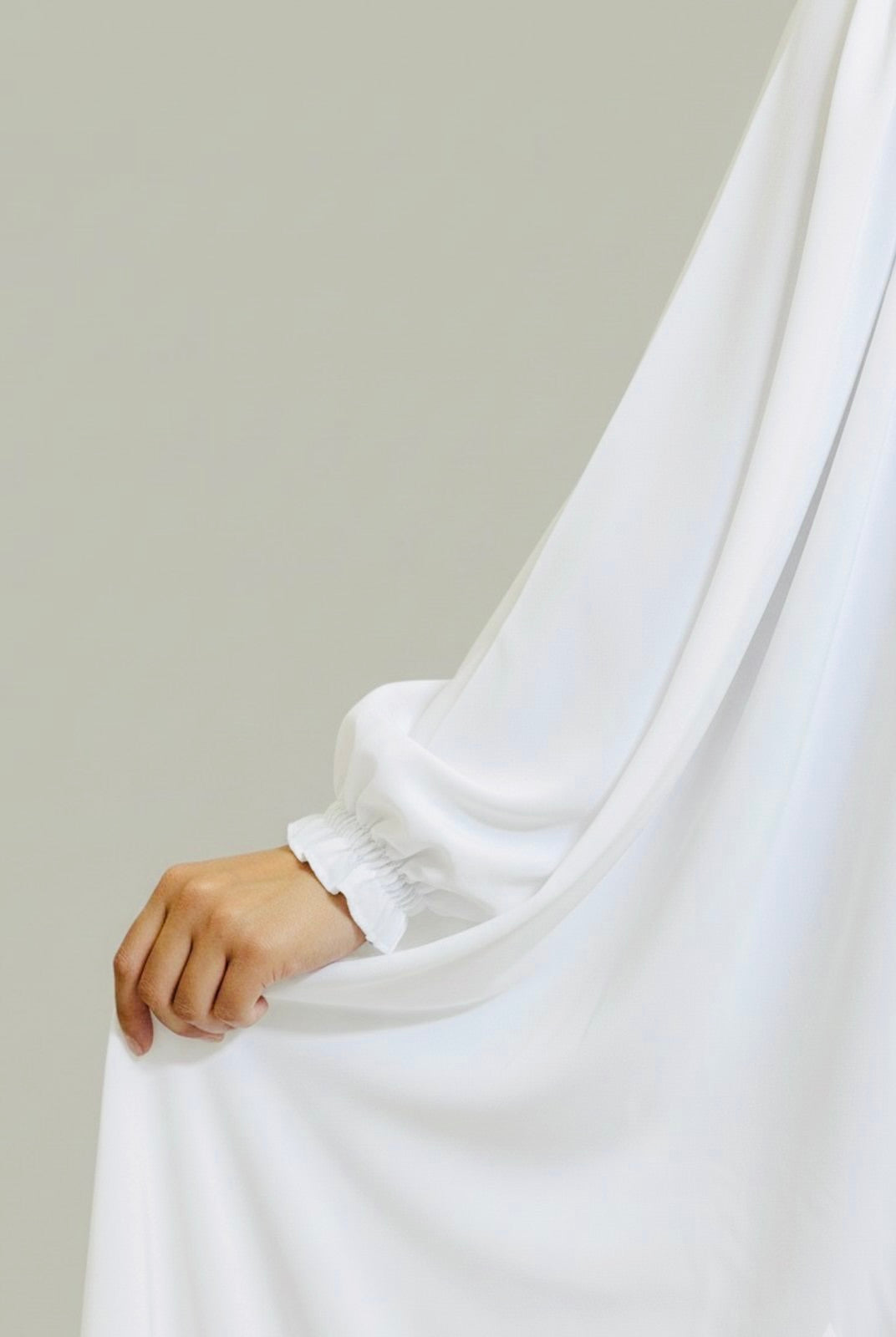 Premium Full Length Umrah & Namaz Chadar With Sleeves - White (Imported Fabric)
