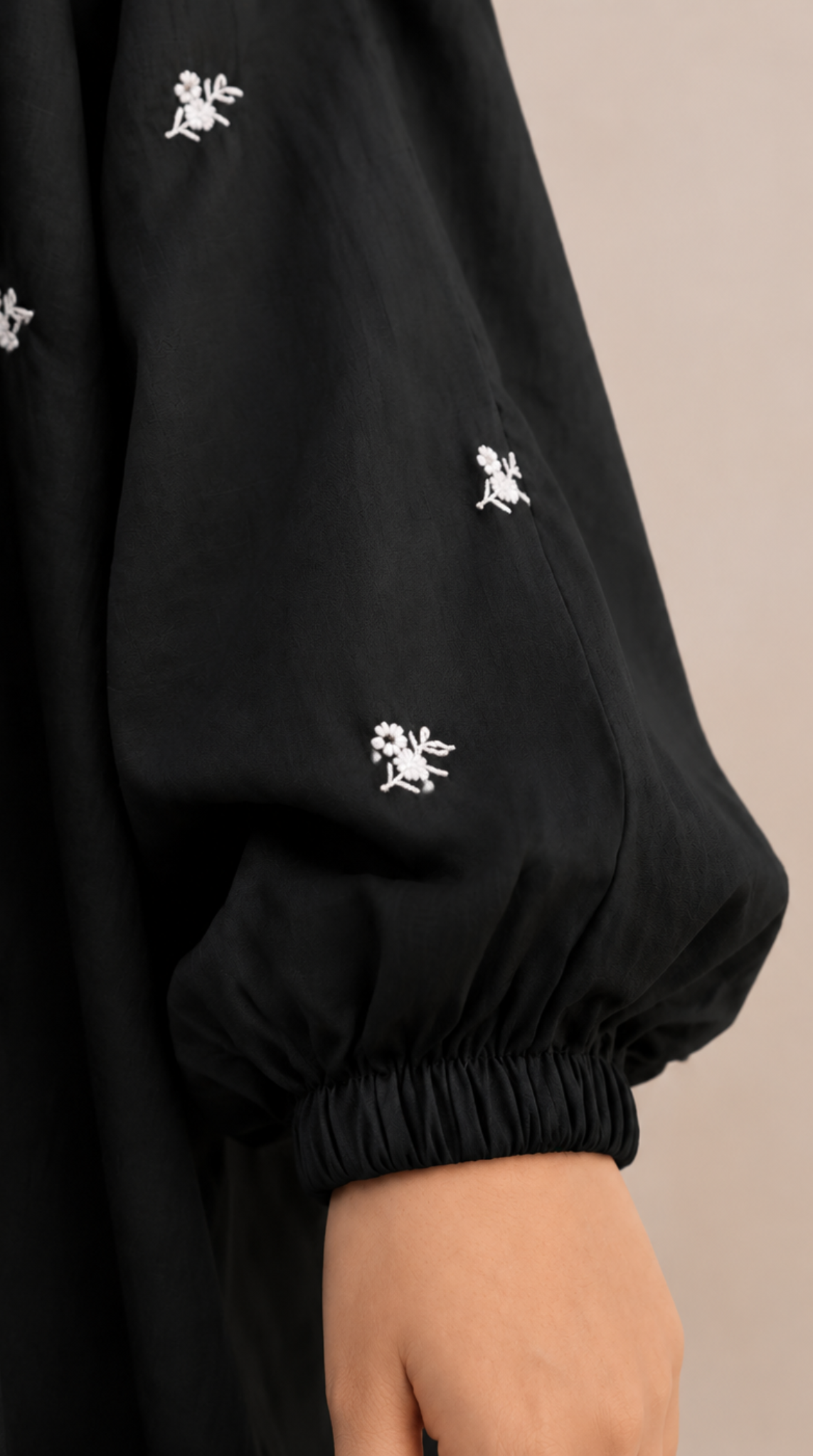 Embroided Full Length Namaz Chadar With Sleeves - Black