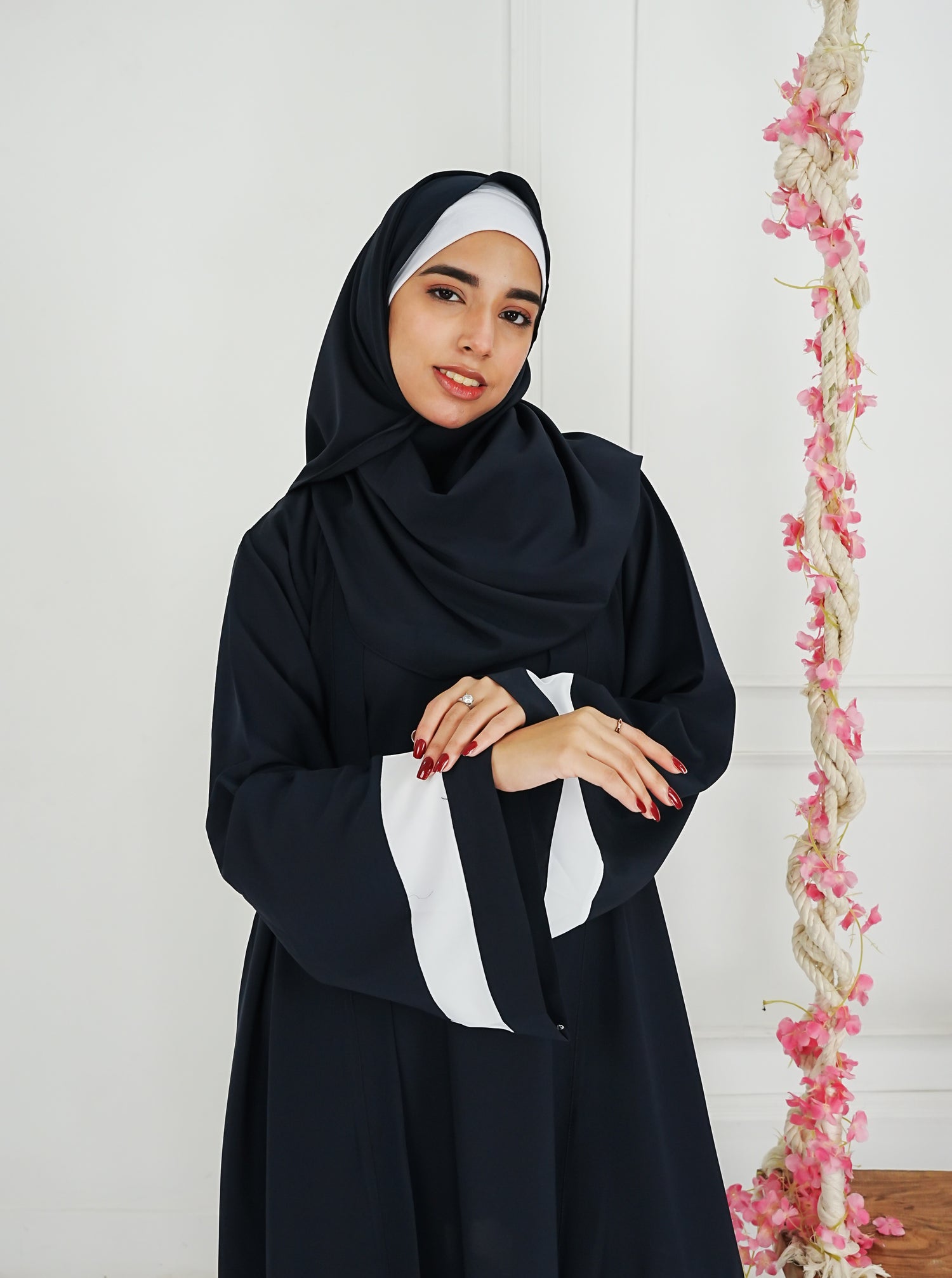 Zephyr Abaya - Charcoal
