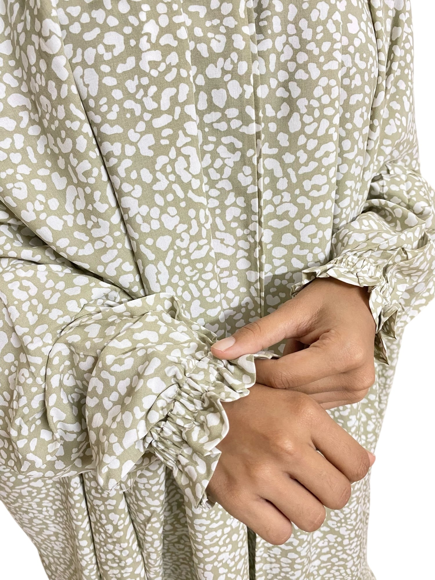 Premium Full Length Namaz Chadar With Sleeves (Imported Fabric)