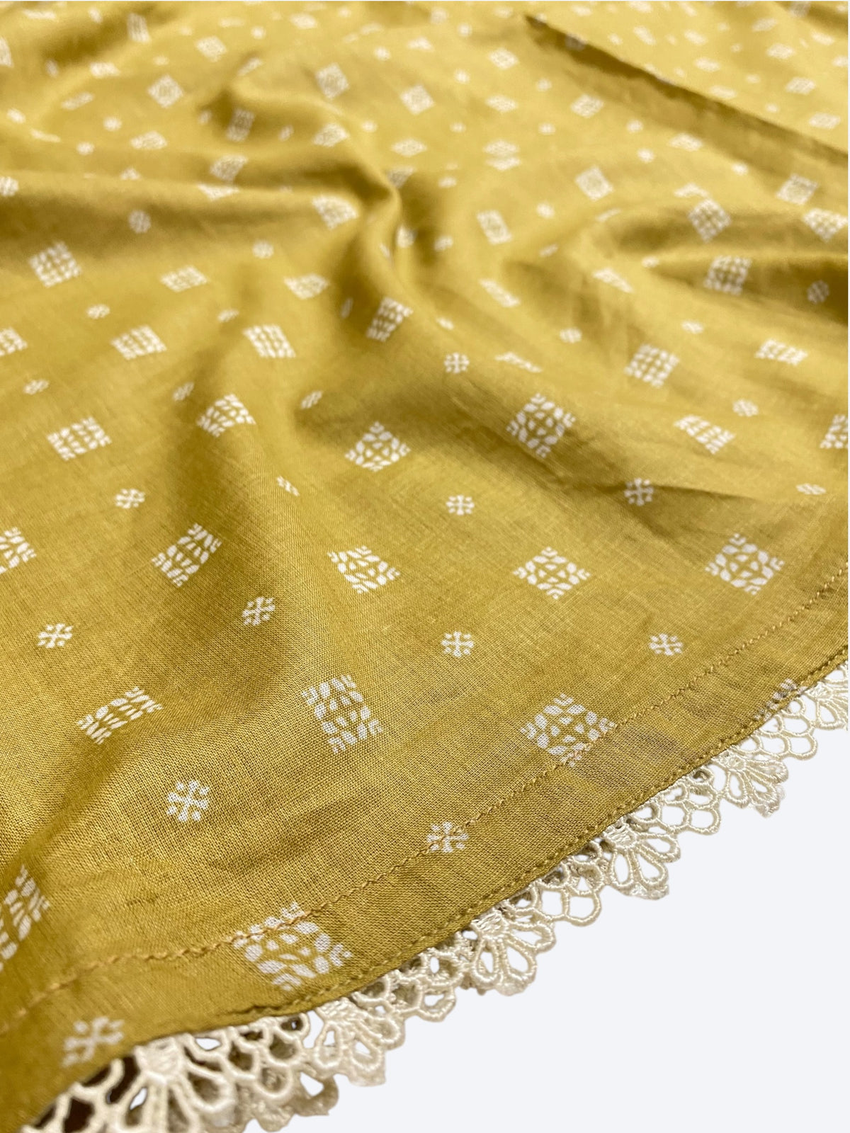 Premium Flat Namaz Dupatta (Imported Fabric)