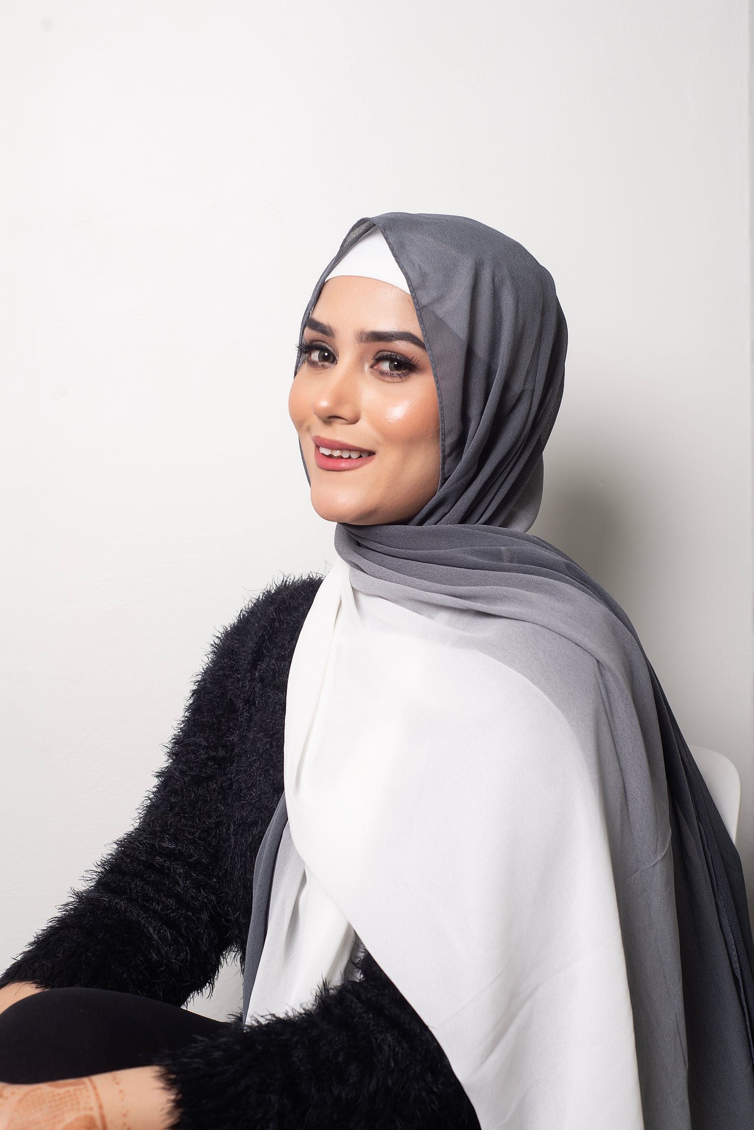 Fusion Dyed Ombre - Monochrome Elegance