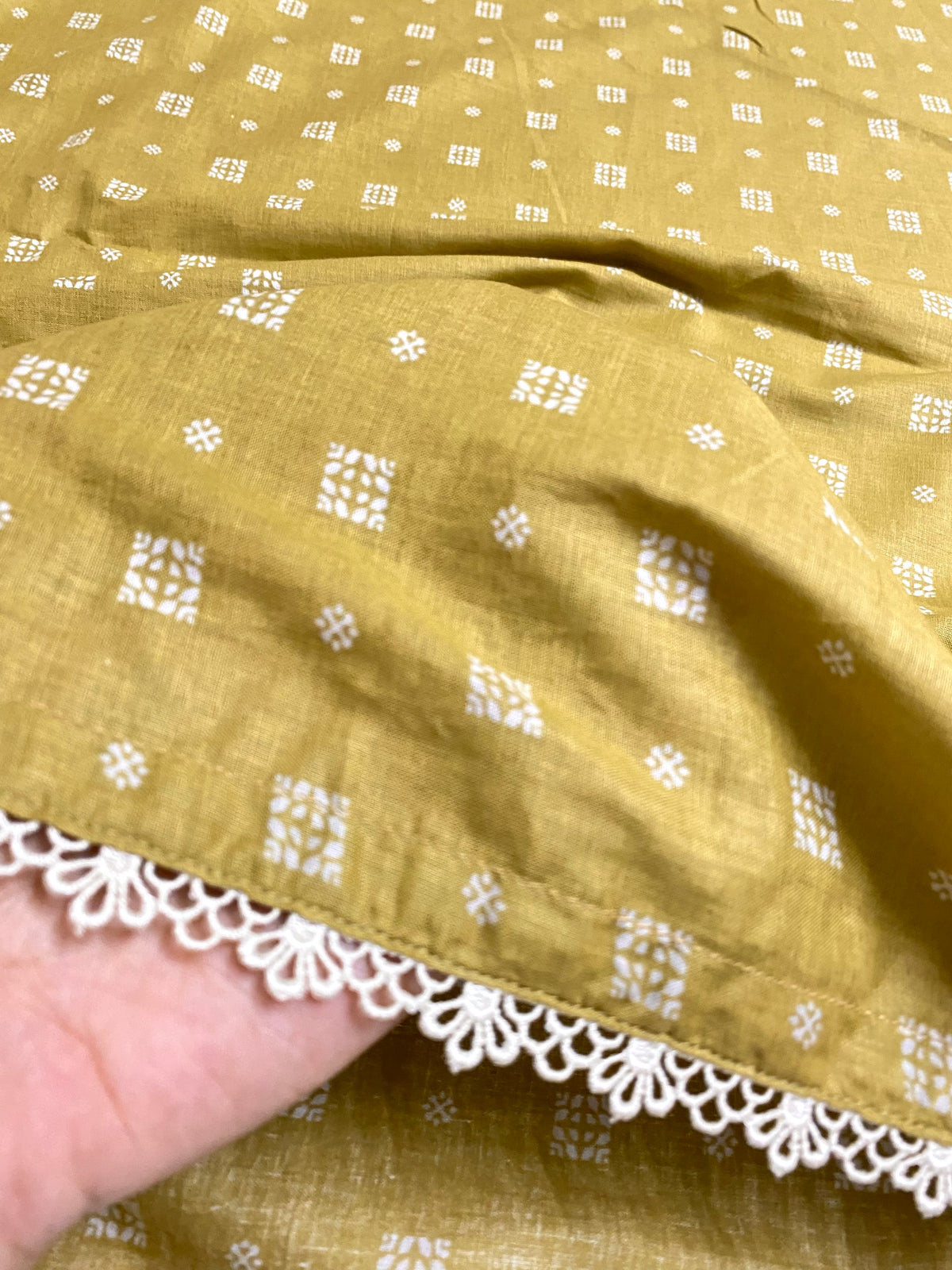Premium Flat Namaz Dupatta (Imported Fabric)