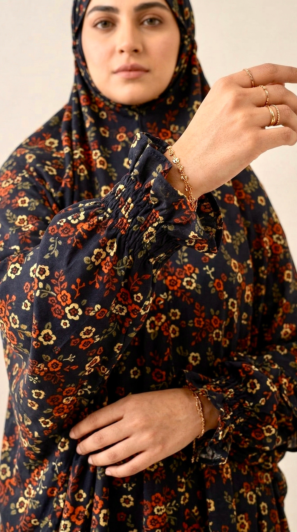 Premium Full Length Namaz Chadar With Sleeves (Imported Fabric)