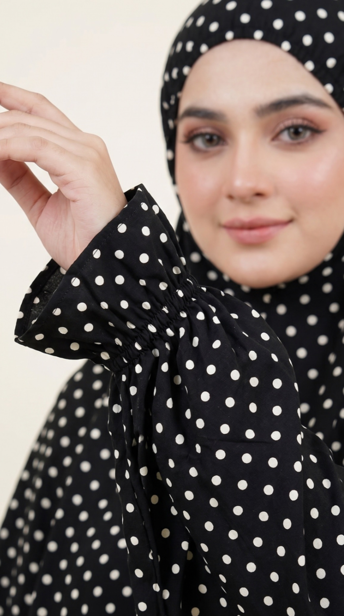 Premium Full Length Namaz Chadar With Sleeves (Imported Fabric)
