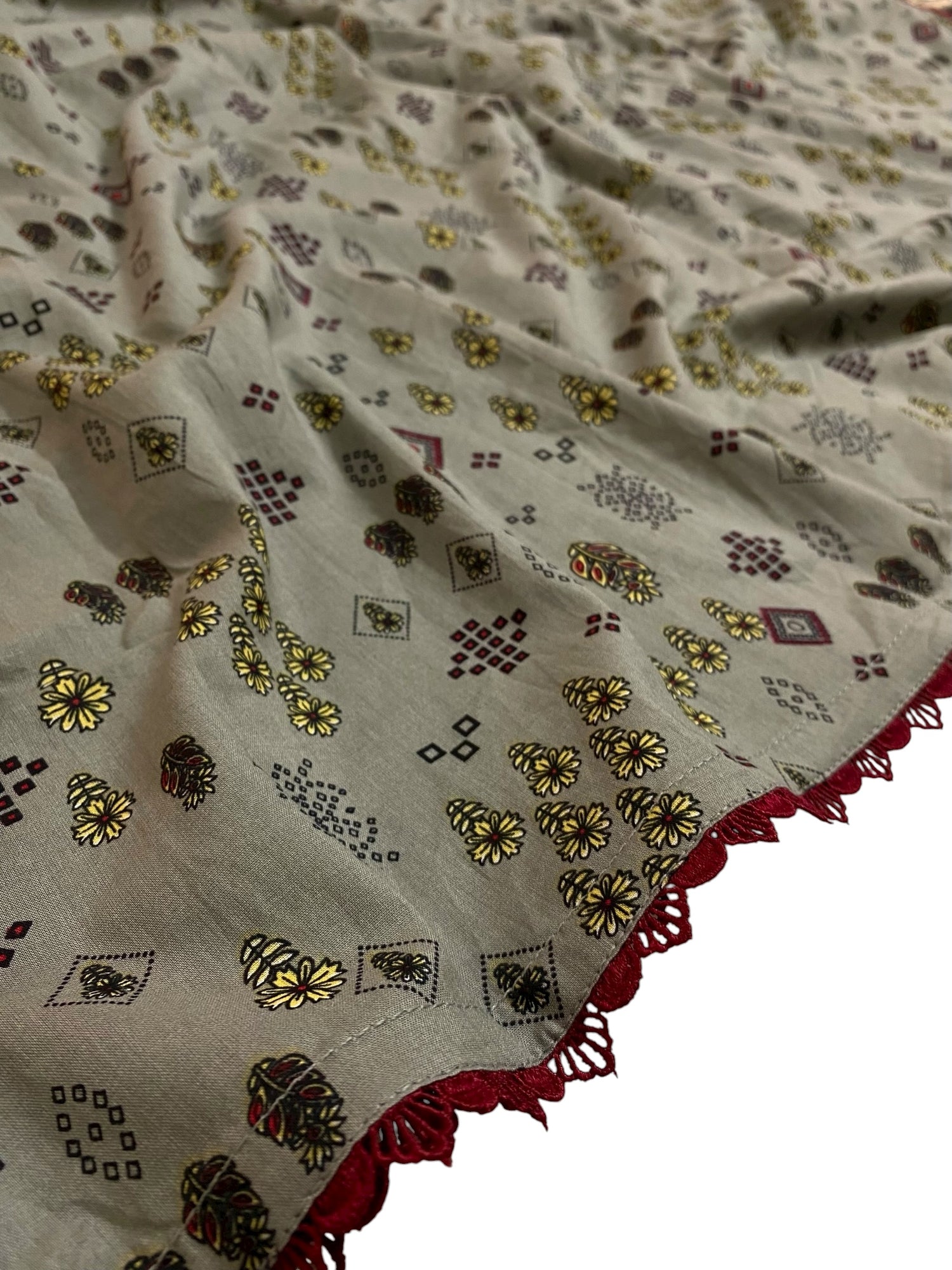 Premium Flat Namaz Dupatta (Imported Fabric)
