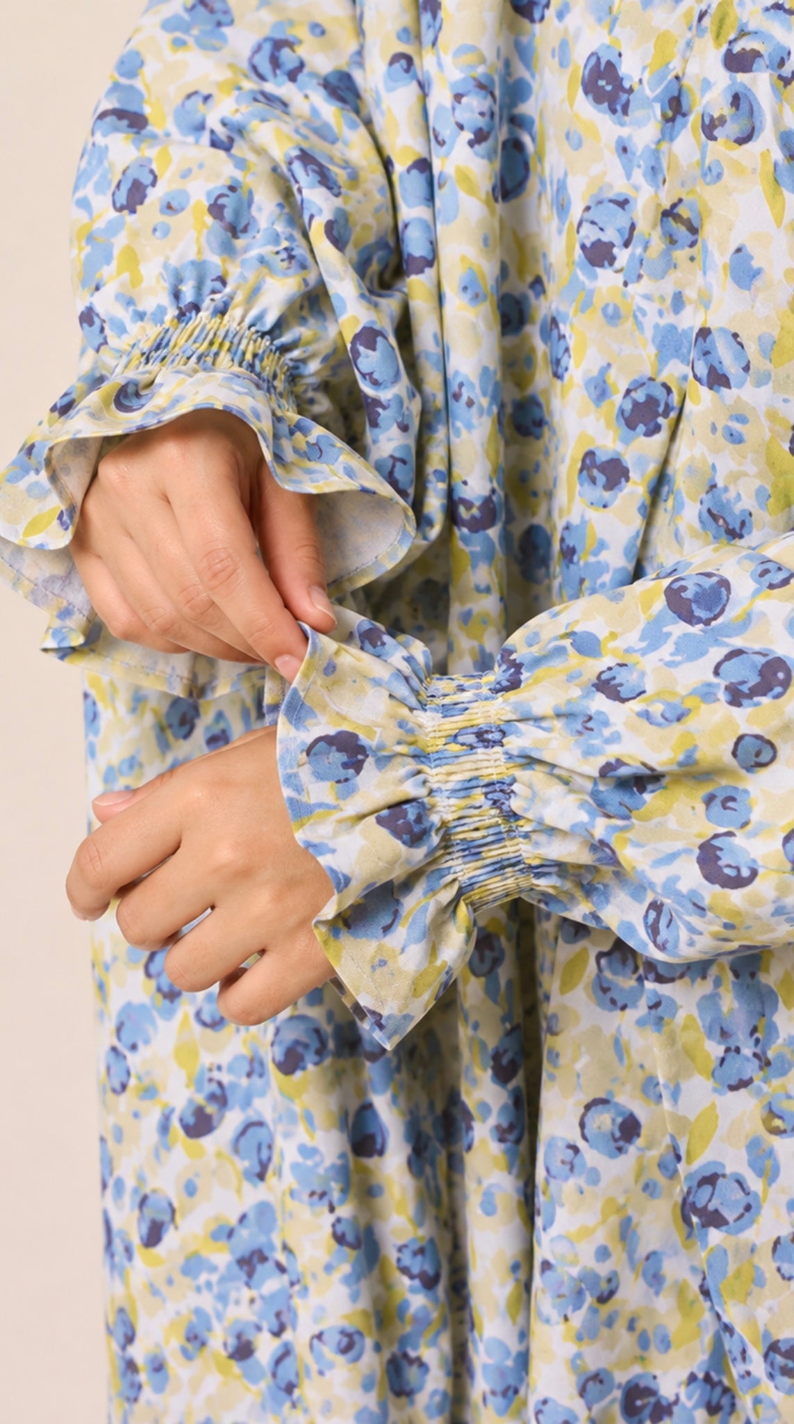 Premium Full Length Namaz Chadar With Sleeves (Imported Fabric)