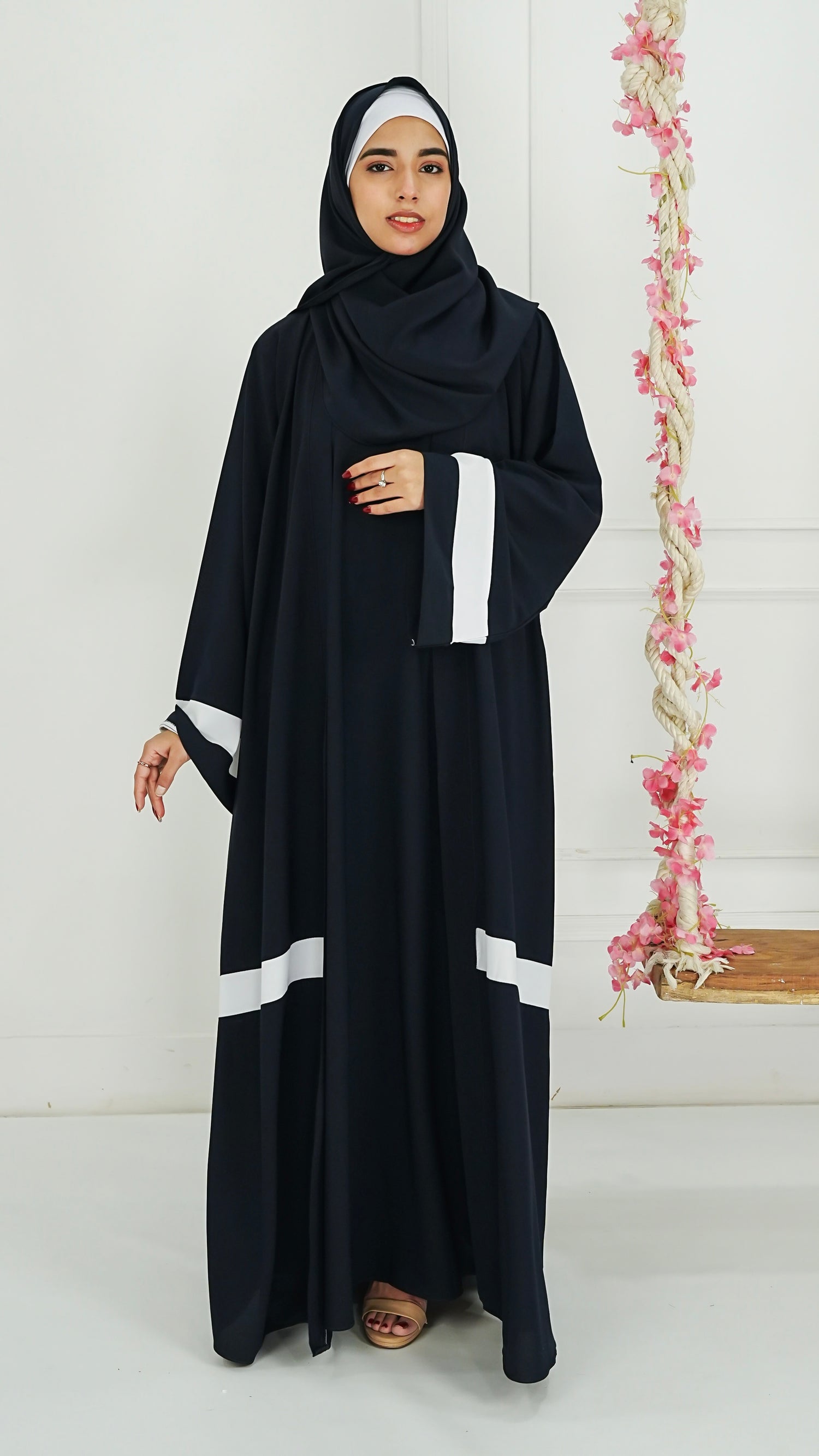Zephyr Abaya - Charcoal