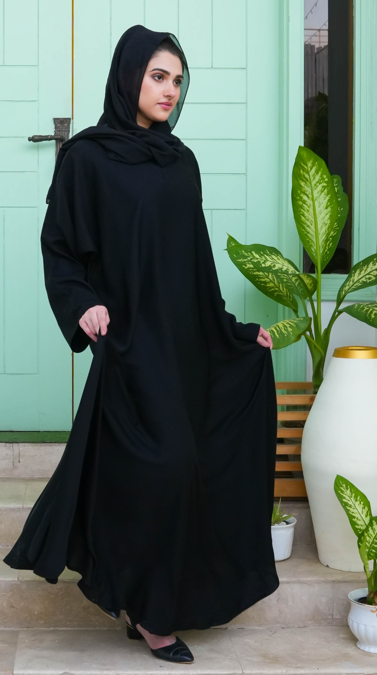 Mirage Maxi Abaya (Front Closed) - Black