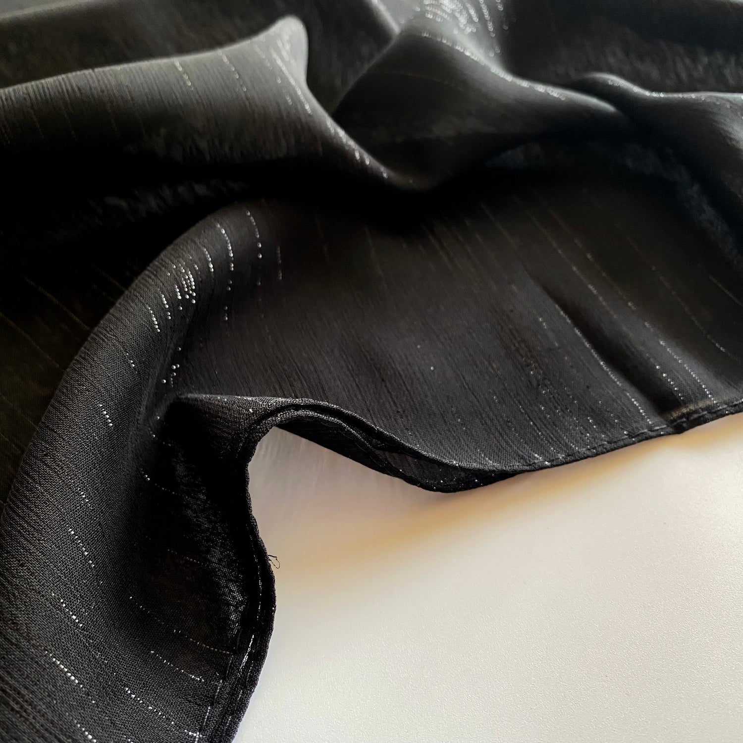 Glossy Streaks Chiffon Hijabs – Black