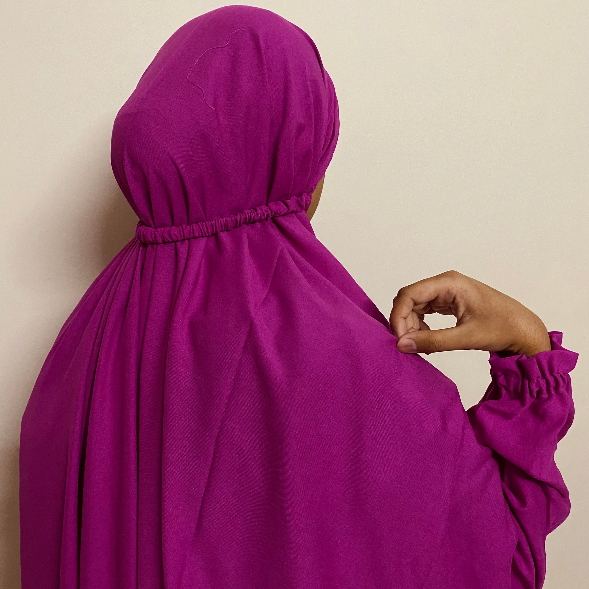 Premium Namaz Chadar With Sleeves (Imported Fabric) – Magenta