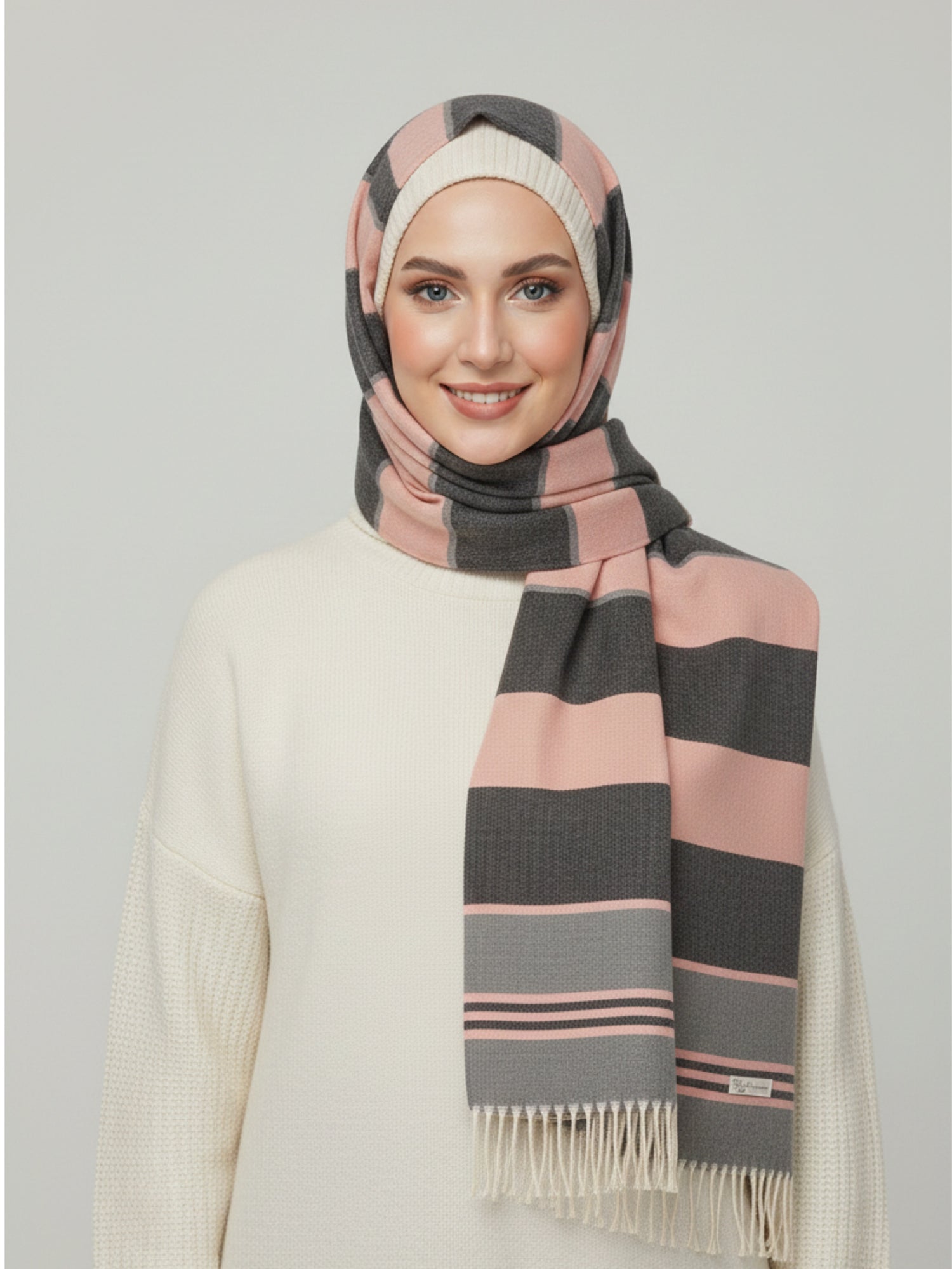 Vogue Woolen Hijab – Charcoal/Pink