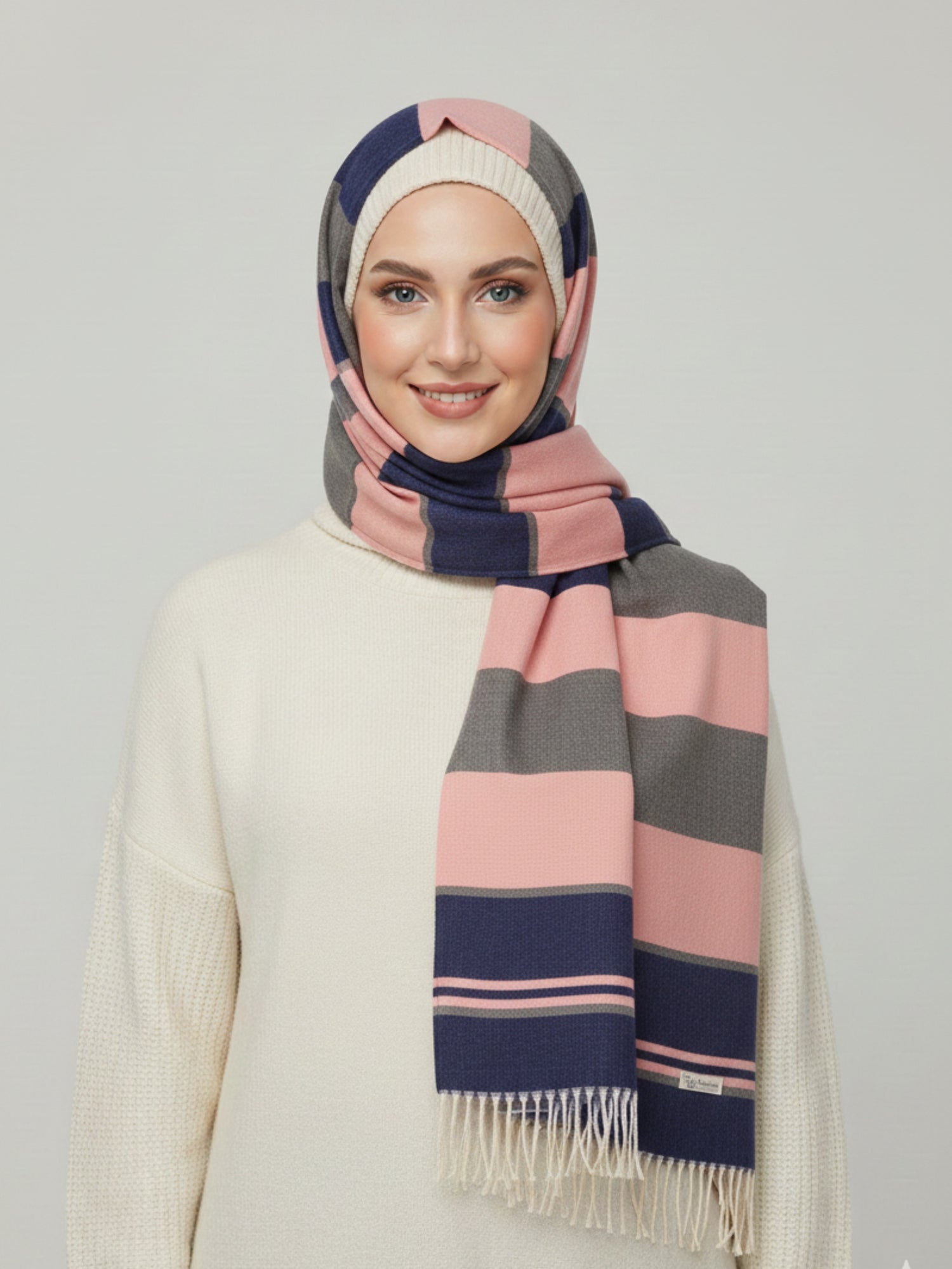 Vogue Woolen Hijab – Pink/Grey