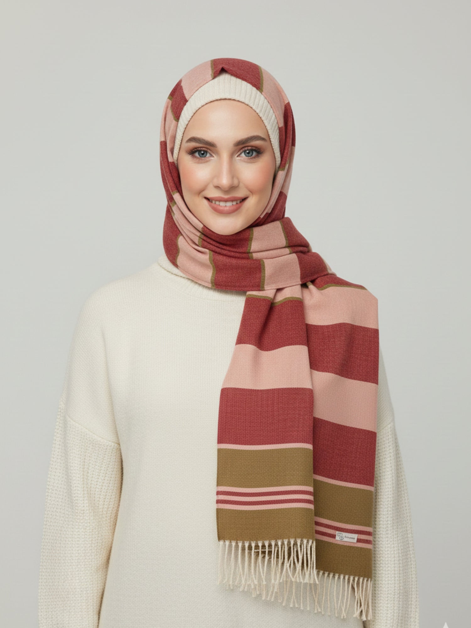 Vogue Woolen Hijab – Pink/Maroon