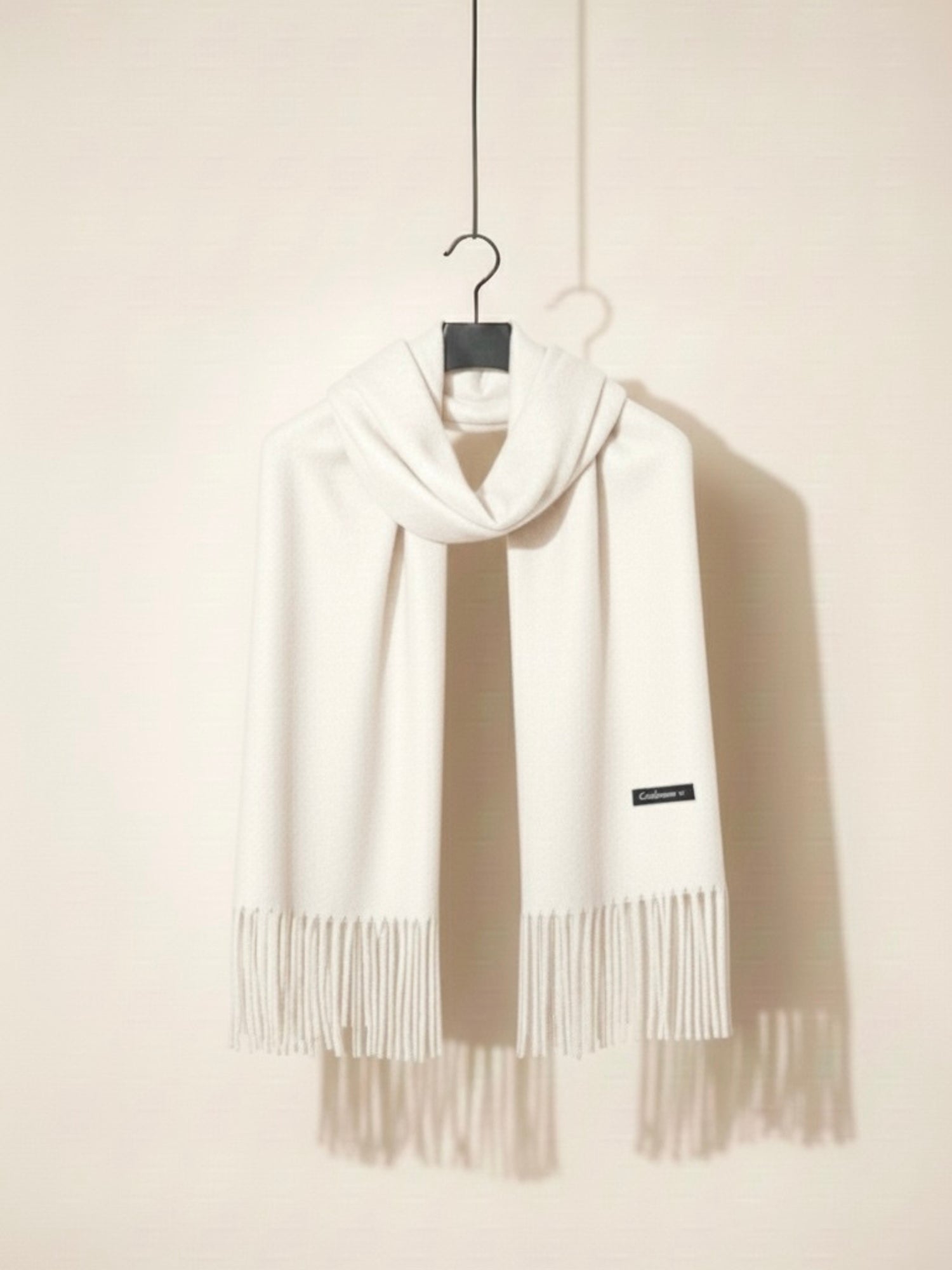 Woolen Tassels – Pearl White