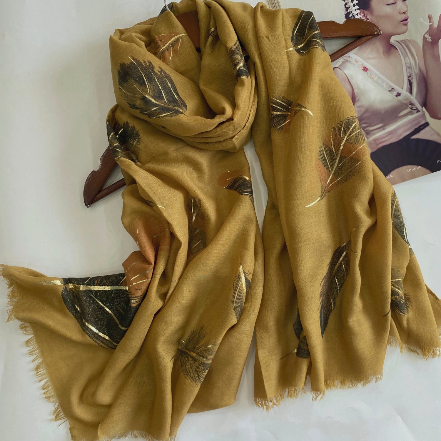 Plume – 	Burnt Mustard